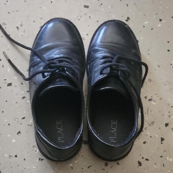 Classic Black Men's Dress Shoes - Picture 3 of 5